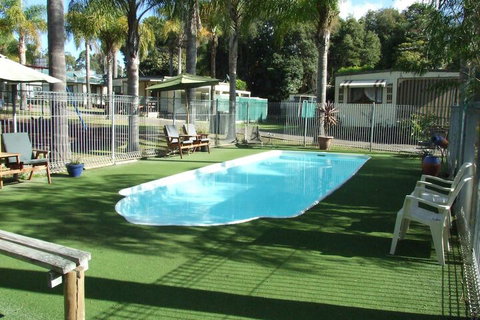 Shady Willows Holiday Park & YHA - Accommodation in Brisbane 2