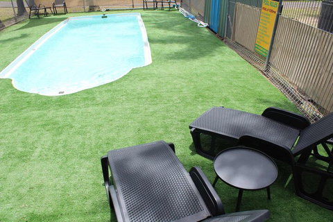 Shady Willows Holiday Park & YHA - Accommodation in Brisbane 3
