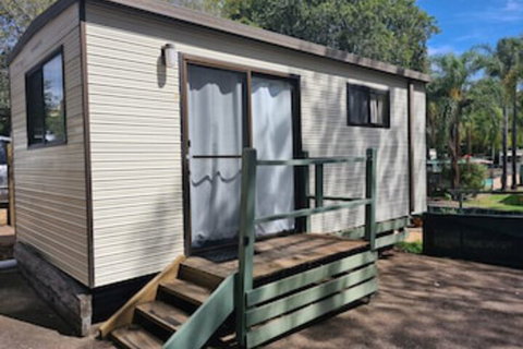 Shady Willows Holiday Park & YHA - Accommodation in Brisbane 0
