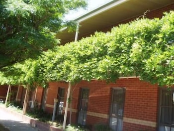 Caledonian Hotel Motel - Accommodation in Brisbane 0