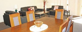 Aquarius Resort Holiday Apartments - Accommodation in Brisbane 3