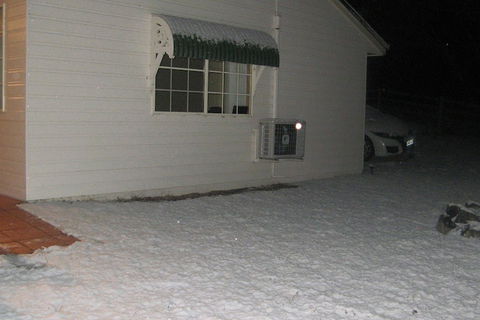 Accommodation Creek Cottages - Accommodation in Brisbane 2