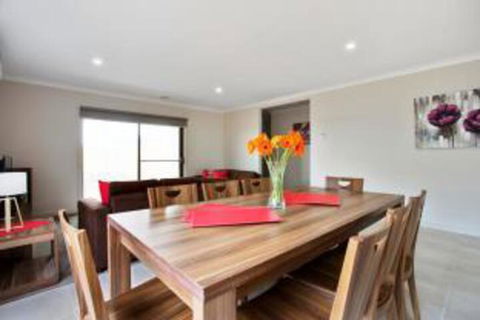 Serviced Houses Point Cook - Accommodation in Brisbane 2