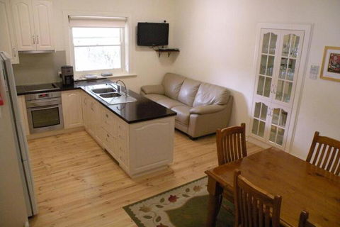 MacDonnell House Naracoorte - Accommodation in Brisbane 7