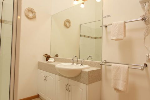 Abs By The Bay - Accommodation in Brisbane 3