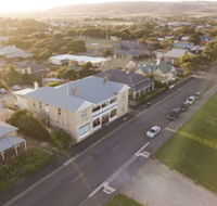 Port Elliot Beach House YHA Hostel