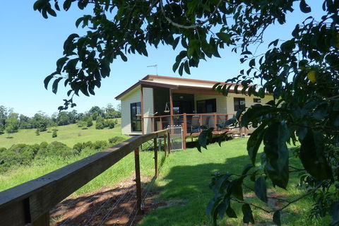 Bellthorpe Stays - Accommodation in Brisbane 6