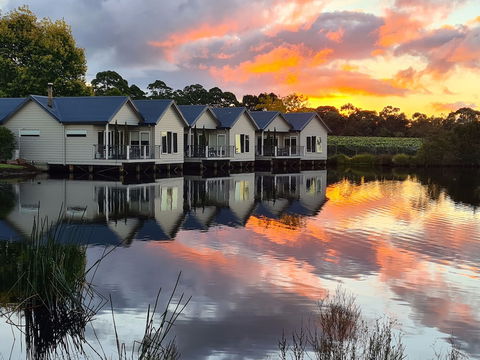 Lakeside Villas At Crittenden - Accommodation in Brisbane 2