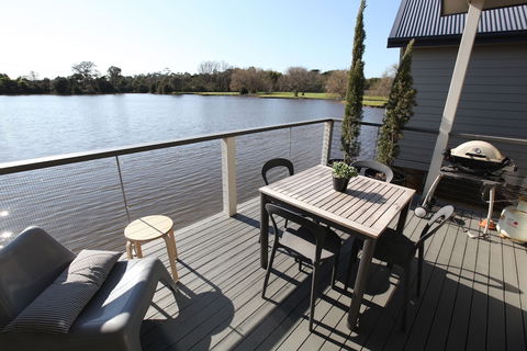 Lakeside Villas At Crittenden - Accommodation in Brisbane 0