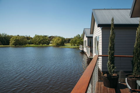Lakeside Villas At Crittenden - Accommodation in Brisbane 1