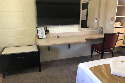 Inland Oasis Motel - Accommodation in Brisbane 2