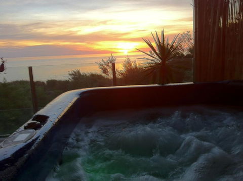 Award Winning Beach Front Retreat - Accommodation in Brisbane 1