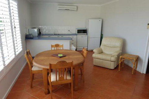 Corlette Poolside Getaway - Accommodation in Brisbane 1