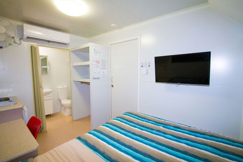 Ned Kelly's Motel - Accommodation in Brisbane 4