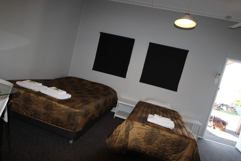 Ned Kelly's Motel - Accommodation in Brisbane 5