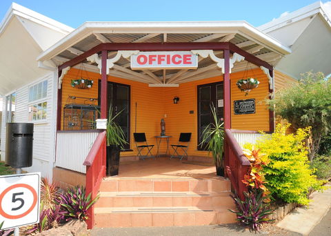 Ned Kelly's Motel - Accommodation in Brisbane 0
