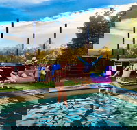 Dam It Getaway- Homestead - Accommodation in Brisbane