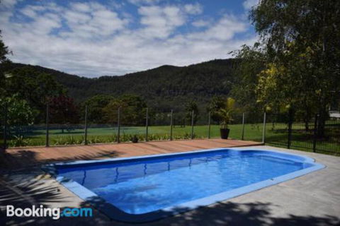 Whispers At Cedar Grove - Accommodation in Brisbane 2