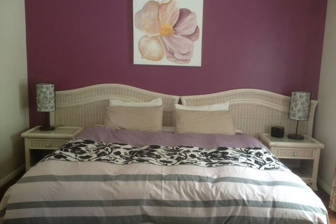Casablanca Enchanted Cottage - Adults Only - Accommodation in Brisbane 7