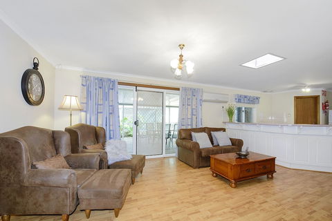 Moonta Bay Accommodation - Accommodation in Brisbane 4