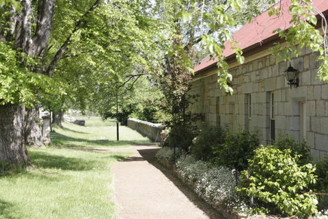 Elm Trees Accommodation At Ross - Accommodation in Brisbane 5