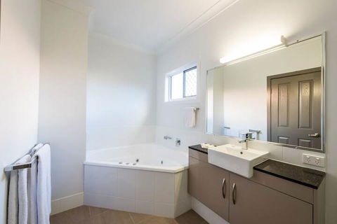 Athena Motel Apartments - Accommodation in Brisbane 4