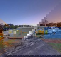 Bays Holiday Park - Accommodation in Brisbane