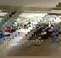 Sal's By The Lake - Accommodation in Brisbane