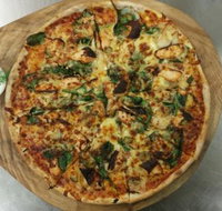 Middle Rock Pizza and Eatery - Accommodation in Brisbane