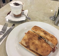 Cafe Mia - Accommodation in Brisbane