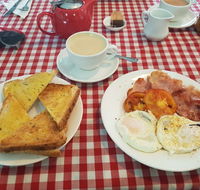 Roses Ice Cream Parlour and Cafe'