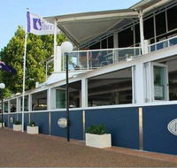 Mavericks on the Bay - Accommodation in Brisbane