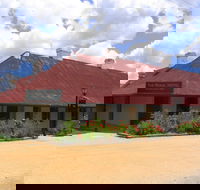 Grazing at Gundaroo - Accommodation in Brisbane