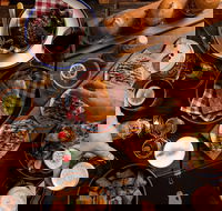 White Oaks Saloon Bar and Dining - Accommodation in Brisbane