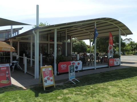 Submarine Cafe - Accommodation in Brisbane 1