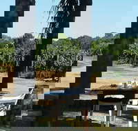 Henley Park Winery Cafe - Accommodation in Brisbane