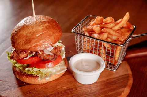 R Bar & Kitchen - Accommodation in Brisbane 0