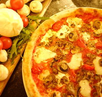 Vacanza Pizzeria - Surry Hills - Accommodation in Brisbane