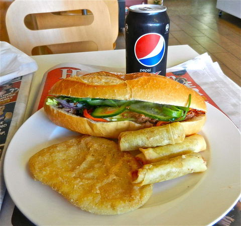 VN Wrap 'n' Roll - Sunshine North - Accommodation in Brisbane 0