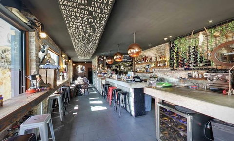Corner Bar - Accommodation in Brisbane 0