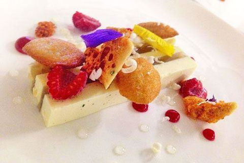 A Touch Of Salt - Accommodation in Brisbane 3