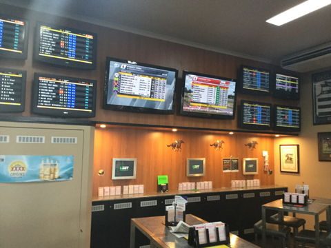 Sails Sports Bar - Accommodation in Brisbane 4