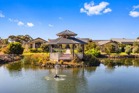 Quality Suites Point Cook Seasons 5 - Accommodation in Brisbane 0