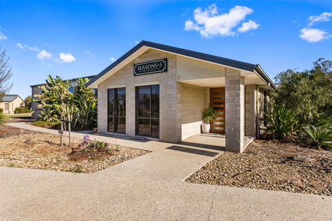 Quality Suites Point Cook Seasons 5 - Accommodation in Brisbane 1