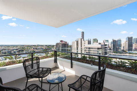 Arise Ivy And Eve - Accommodation in Brisbane 11