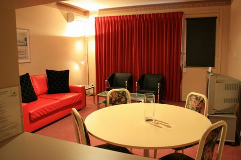 Carlton Clocktower on Lygon - Accommodation in Brisbane 1