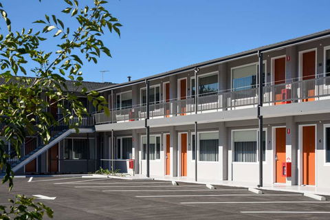 HotelMOTEL - Accommodation in Brisbane 0