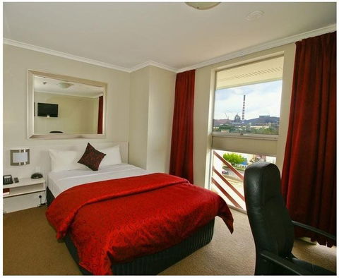 Isa Hotel - Accommodation in Brisbane 2
