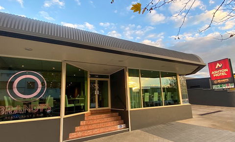 Ashton Townhouse Motel & Suites Tumut - Accommodation in Brisbane 0