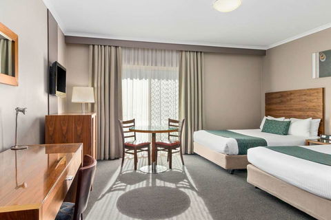 Quality Hotel Dickson - Accommodation in Brisbane 1
